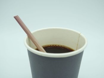 Kaffee-Rührer aus Seggengras (rot) von Kibala